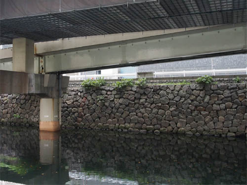 雉子橋付近の石垣